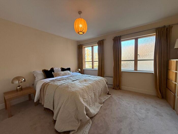 2 Bedroom Flat To Rent In Sovereign Place, Harrow, HA1