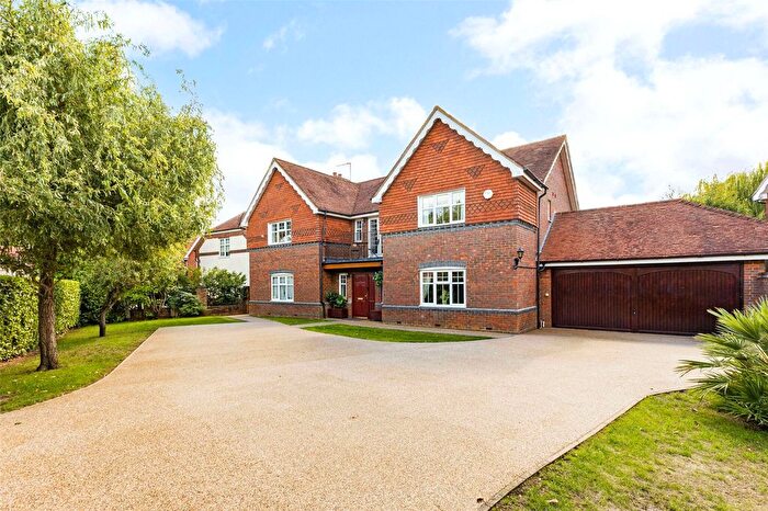 5 Bedroom Detached House For Sale In Willow Drive, Maidenhead, Berkshire, SL6