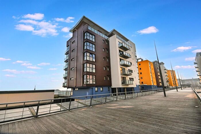 2 Bedroom Flat For Sale In Midway Quay, Eastbourne, BN23
