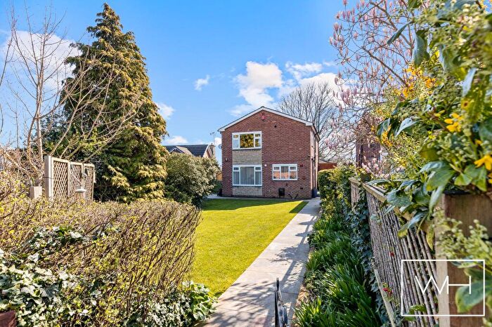 3 Bedroom Detached House For Sale In Roehampton Rise, Cusworth, DN5