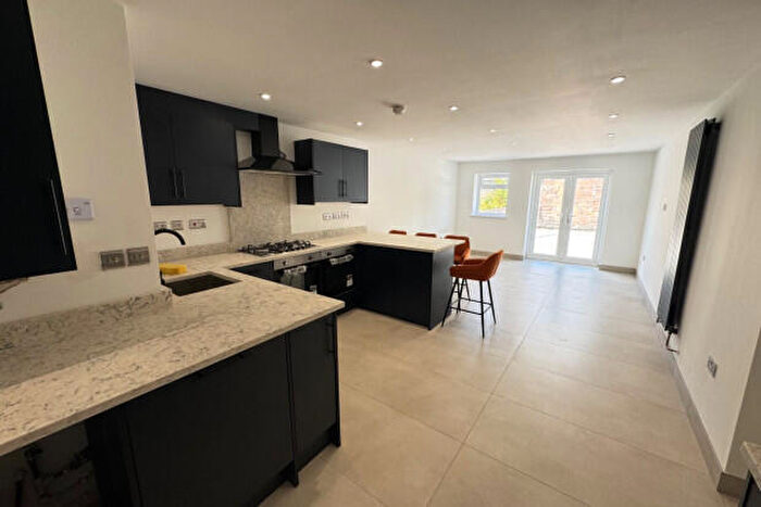 7 Bedroom Terraced House To Rent In Richards Street Cardiff, CF24