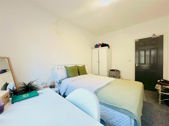 2 Bedroom Apartment To Rent In Park Road, Nottingham, NG7