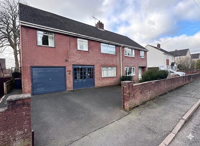 4 Bedroom Semi-Detached House For Sale In Mount Road, Dawley, Telford, Shropshire, TF4