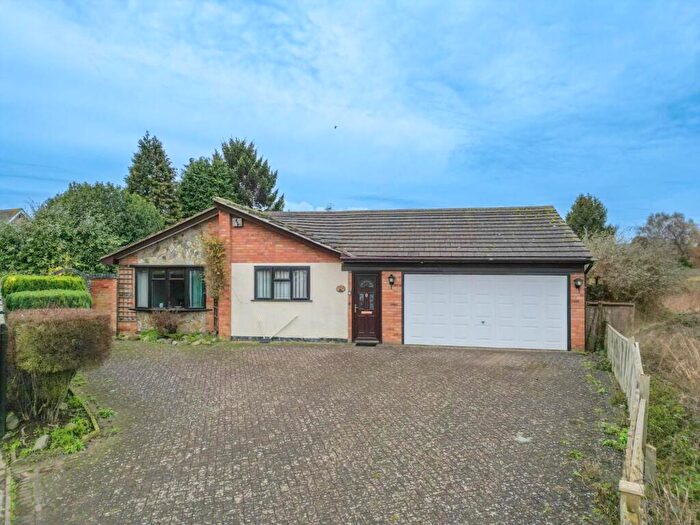 2 Bedroom Detached Bungalow For Sale In Trent Road, Bulkington, CV12