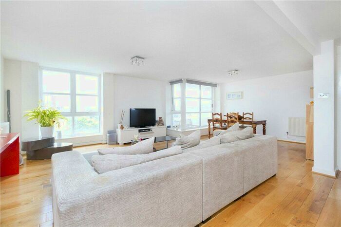 2 Bedroom Apartment To Rent In Barrier Point Road, Royal Docks, London, E16