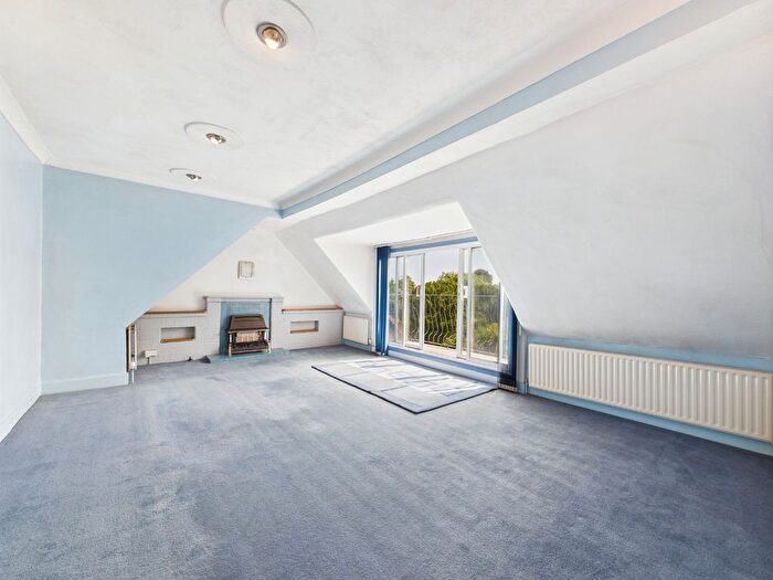 2 Bedroom Flat To Rent In Bromley Road, Shortlands, Bromley, Kent, BR2