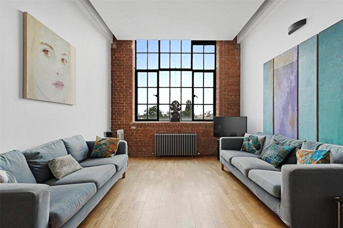 2 Bedroom Apartment To Rent In Pentonville Road, London, N1