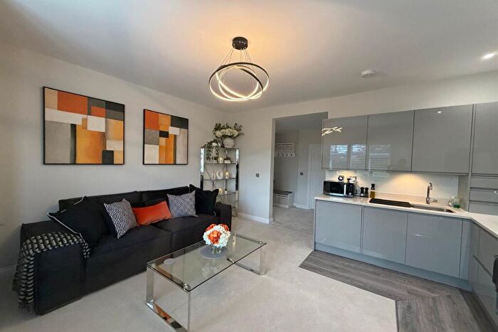 1 Bedroom Flat To Rent In Ashleigh A, Kennel Ride, SL5