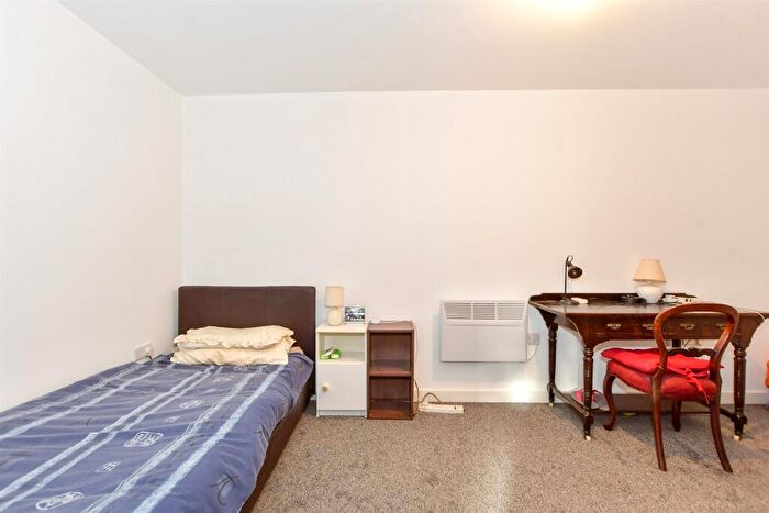 1 Bedroom Flat For Sale In High Street, Bognor Regis, West Sussex, PO21