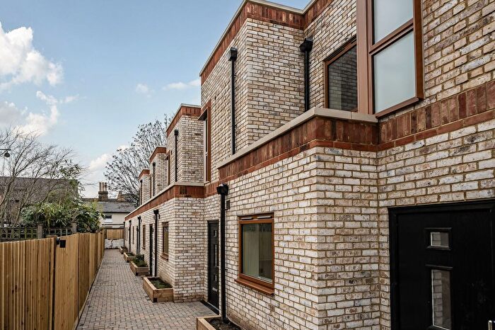 2 Bedroom Property For Sale In Peckham, SE15