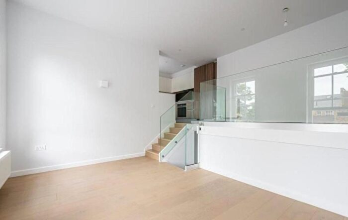 1 Bedroom Flat To Rent In Compayne Gardens, South Hampstead, London, NW6