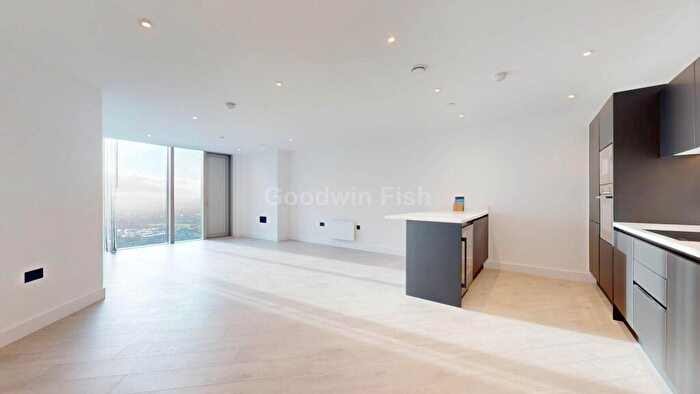 3 Bedroom Apartment For Sale In Vista River Gardens, Trinity Island, Castlefield, M3