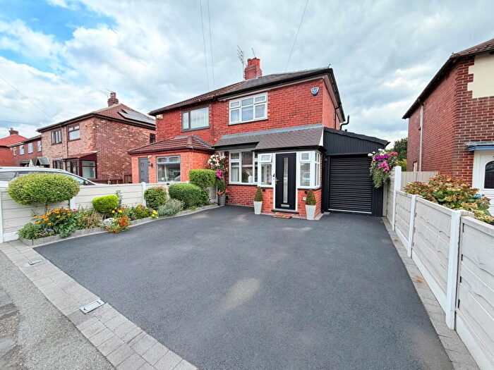 2 Bedroom Semi-Detached House For Sale In Kingsway, Bredbury, Stockport, SK6