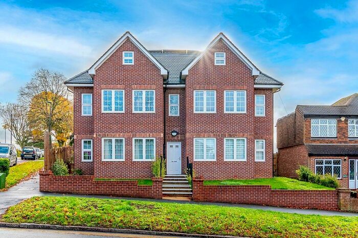 2 Bedroom Flat To Rent In Redstone Apartments, Croydon, South Croydon, CR2