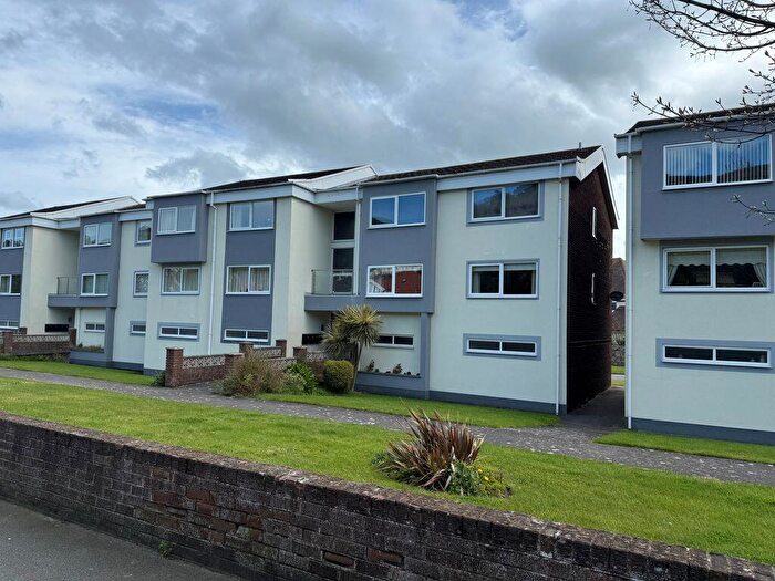 2 Bedroom Apartment For Sale In Gloddaeth Avenue, Llandudno, LL30