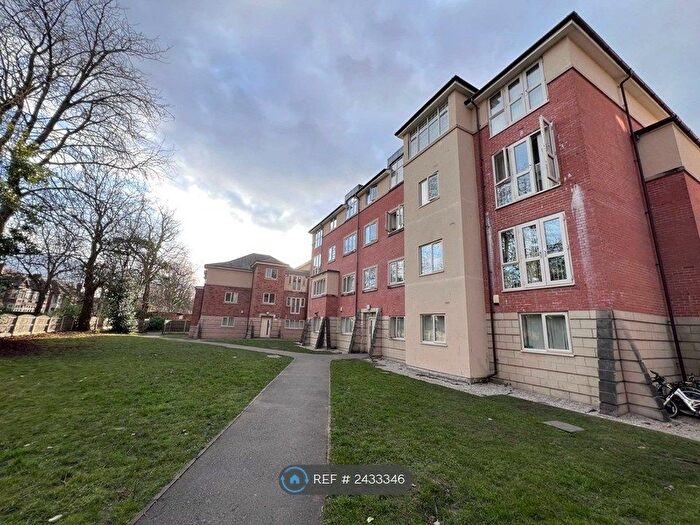 2 Bedroom Flat To Rent In Royston Court, Manchester, M16