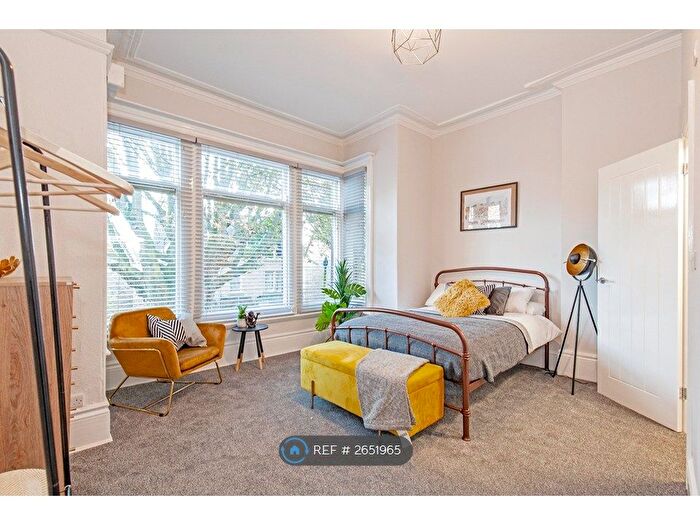 Studio To Rent In Agden Road, Sheffield, S7