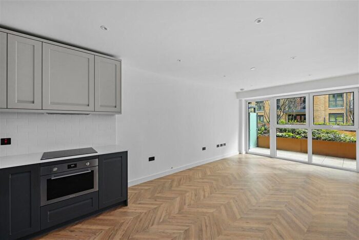 1 Bedroom Flat To Rent In Tryon House, Brook St, KT1