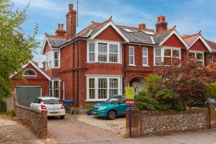 4 Bedroom End Of Terrace House For Sale In Tower Road, Worthing, BN11