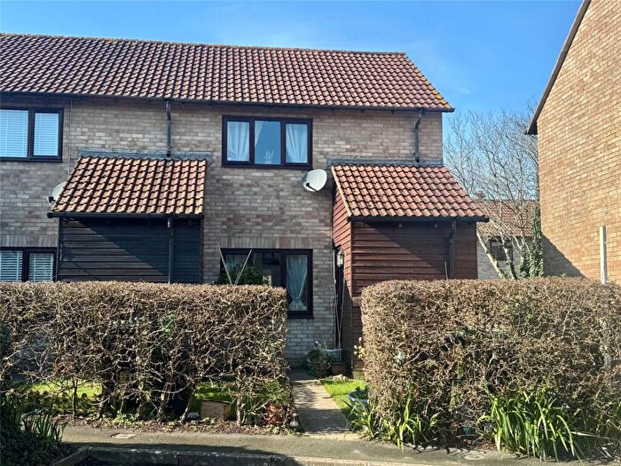 2 Bedroom End Of Terrace House For Sale In Eastlands, New Milton, Hampshire, BH25