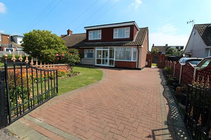 4 Bedroom Semi-Detached House For Sale In Nutcombe Crescent, Rochford, Essex, SS4