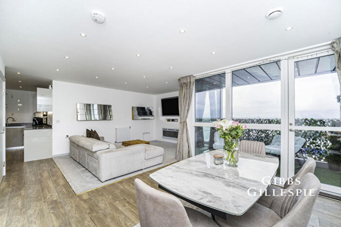 3 Bedroom Flat To Rent In Ealing Road, Wembley, HA0