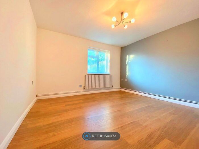 1 Bedroom Flat To Rent In Redmoor Close, St. Ives, PE27