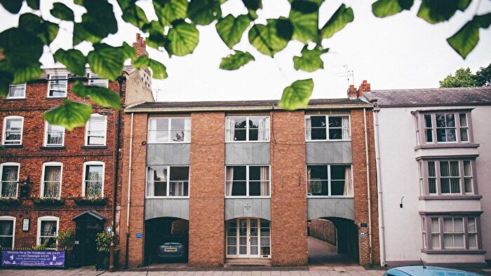 7 Bedroom Private Hall To Rent In Old Elvet, Durham, DH1