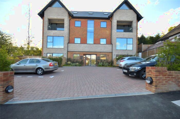 2 Bedroom Flat To Rent In South Drive, Coulsdon, CR5