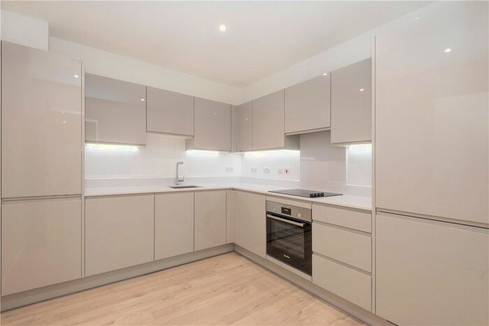 2 Bedroom Flat To Rent In Heartwell Avenue, London, E16