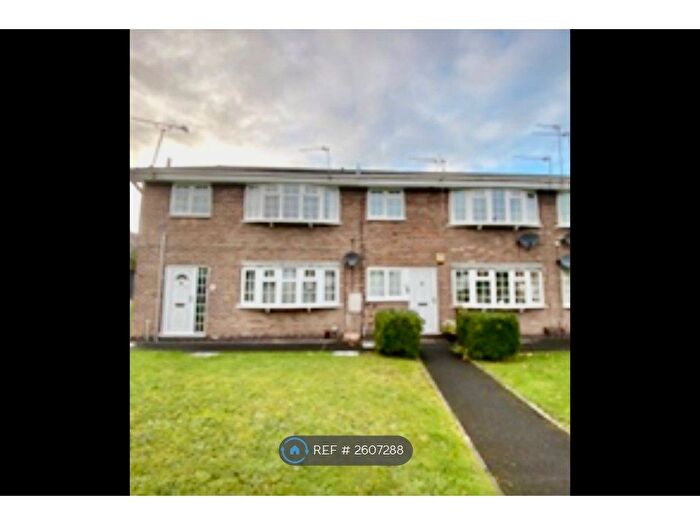 2 Bedroom Flat To Rent In Dean Close, Littleover, Derby, DE23