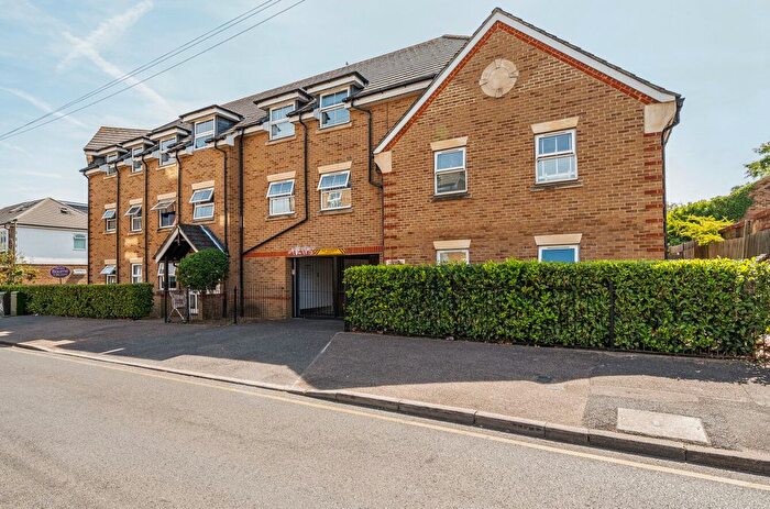 1 Bedroom Flat For Sale In Victoria Place, North Road, Woking, GU21