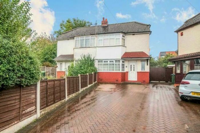 3 Bedroom House To Rent In St. Pauls Crescent, West Bromwich, B70