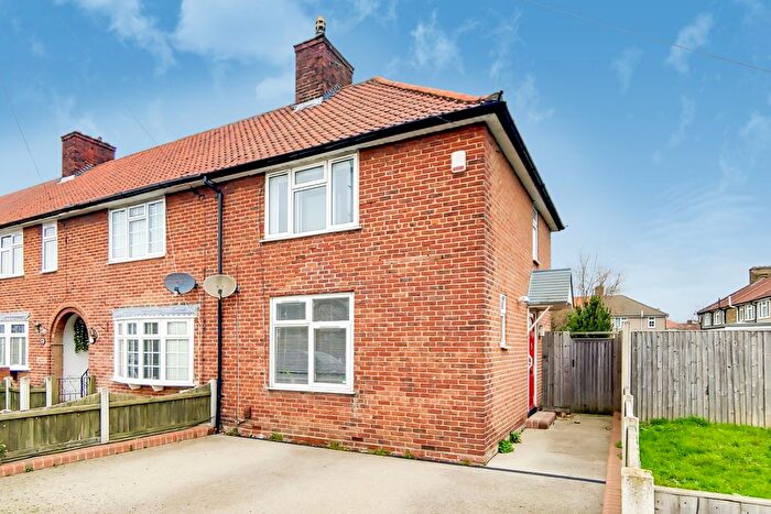 2 Bedroom End Of Terrace House To Rent In Green Lane, Dagenham, RM8