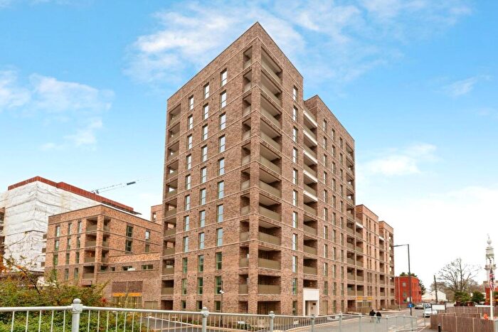 1 Bedroom Flat For Sale In St. Cloud Way, Maidenhead, Berkshire, SL6