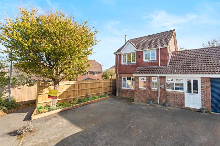 3 Bedroom Semi Detached House For Sale In Carpenters Way, Hailsham, BN27