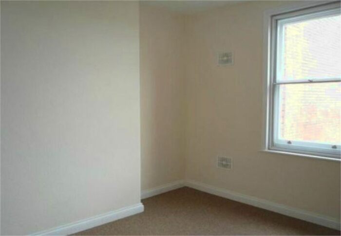 1 Bedroom Flat To Rent In Fore Street, Wellington, TA21