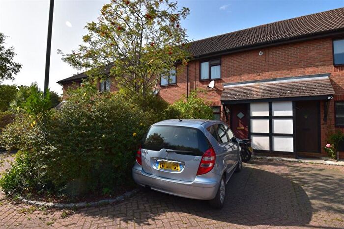 2 Bedroom Terraced House For Sale In Copse Lane, Horley, Surrey, RH6
