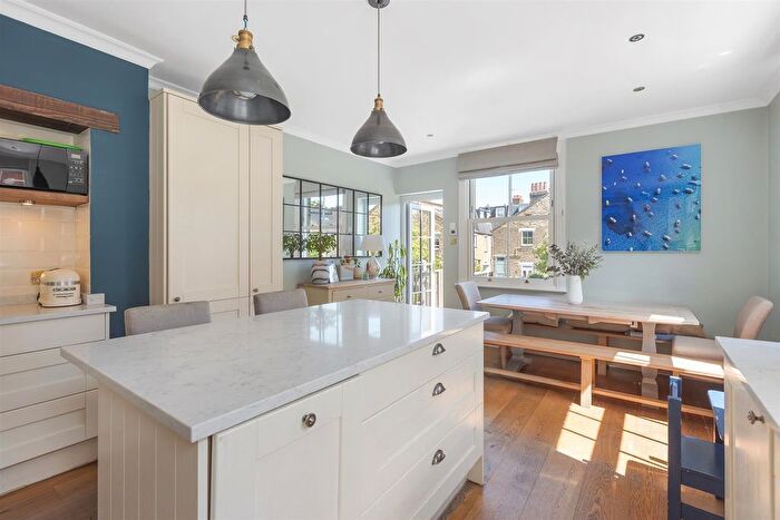 4 Bedroom Flat For Sale In Tranmere Road, Earlsfield, London, SW18