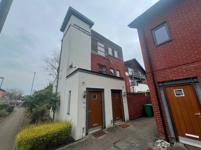 1 Bedroom Flat To Rent In Montmano Drive, Didsbury, Manchester, M20