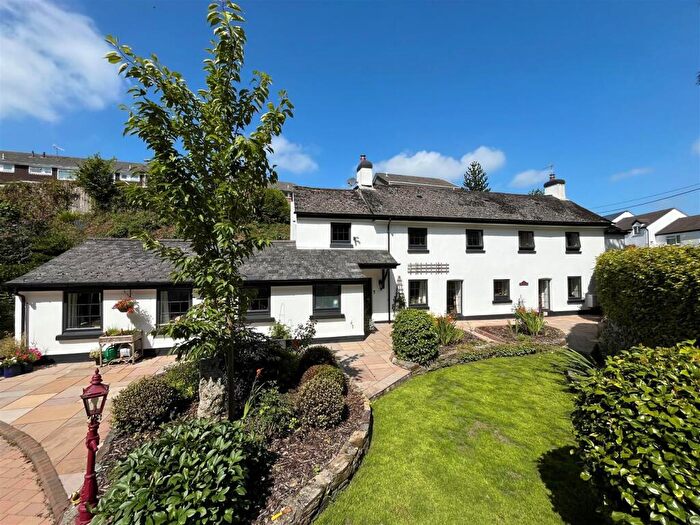 4 Bedroom Detached House For Sale In Walkhampton Road, Horrabridge, Yelverton, PL20