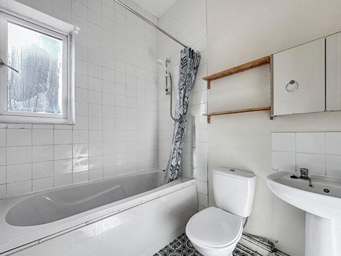 2 Bedroom Flat To Rent In Bessell Lane, Stapleford., NG9