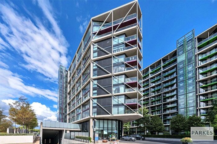 2 Bedroom Flat To Rent In Riverlight Quay, London, SW11