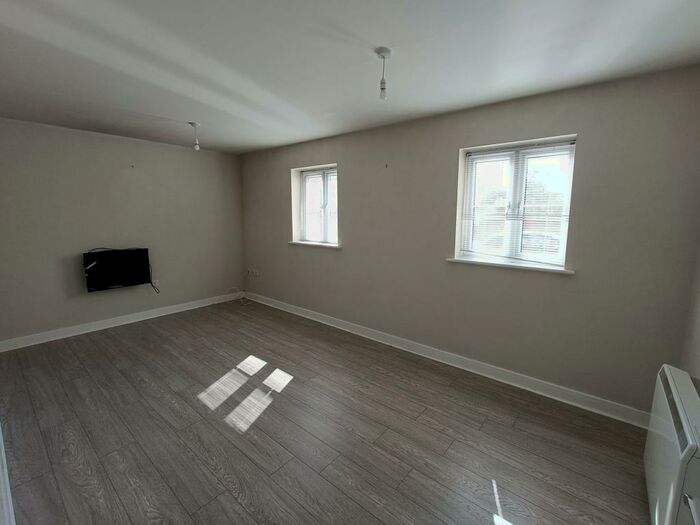 2 Bedroom Apartment To Rent In Holden Close, Braintree, CM7