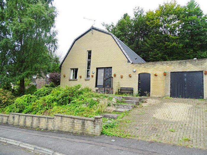 3 Bedroom Detached House For Sale In Fir Park, Tillicoultry, FK13