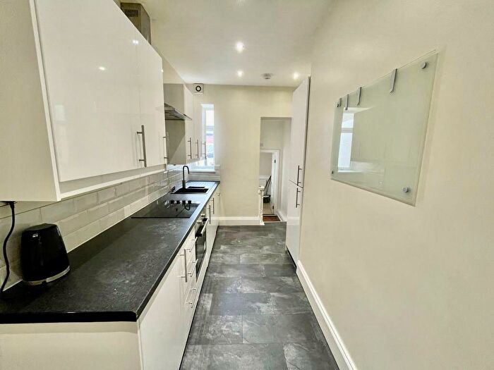 6 Bedroom House To Rent In Harrison Place, Newcastle Upon Tyne, NE2