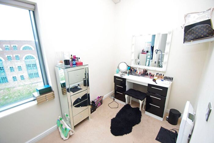 1 Bedroom Flat To Rent In Queensgate, Lord Street, Watford, WD17