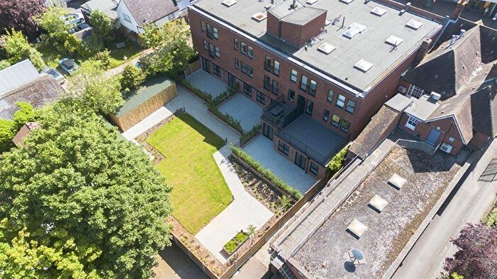 1 Bedroom Flat To Rent In High Street, Billericay, Essex, CM12