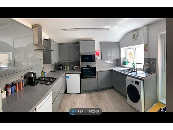 5 Bedroom Terraced House To Rent In Alexandra Terrace, Brynmill, Swansea, SA2