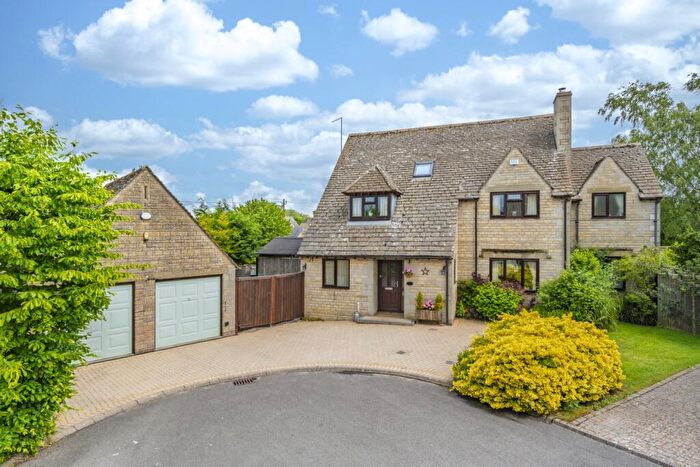 6 Bedroom Detached House For Sale In Silver Close, Minety, Malmesbury, Wiltshire, SN16